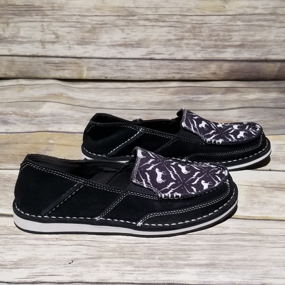 ariat black cruisers